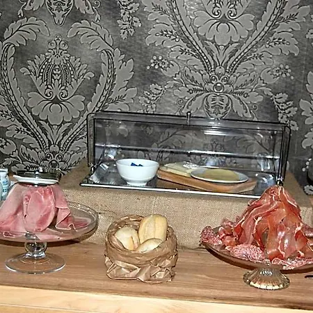 Giga 3* Villa Santa Lucia
