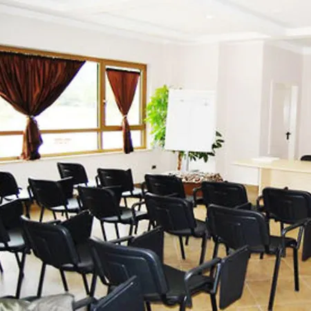 Giga Hotel Villa Santa Lucia