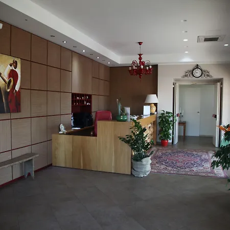 Giga Hotel
