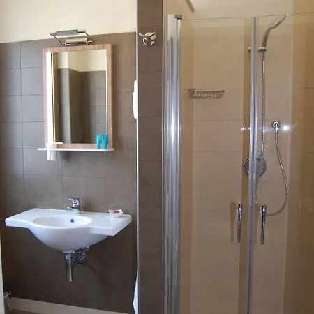 Giga Hotel