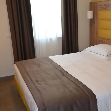 Hotel Giga 3*