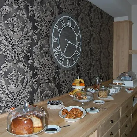 Giga Hotel