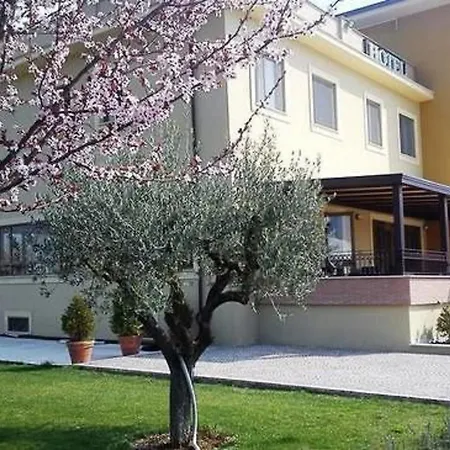 Hotel Giga 3*