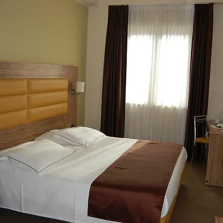Giga Hotel