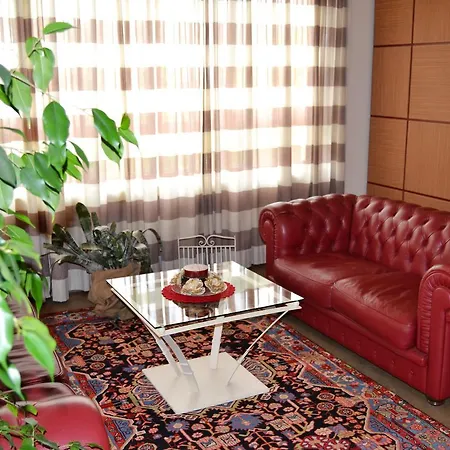 Giga Hotel
