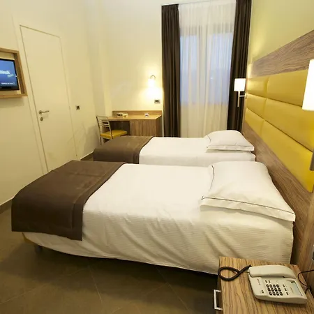 Giga Hotel 3*