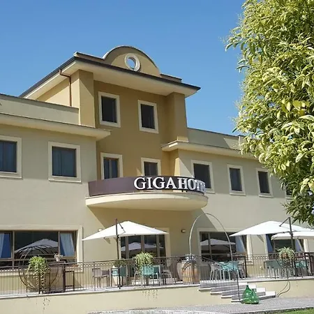 Giga Hotel