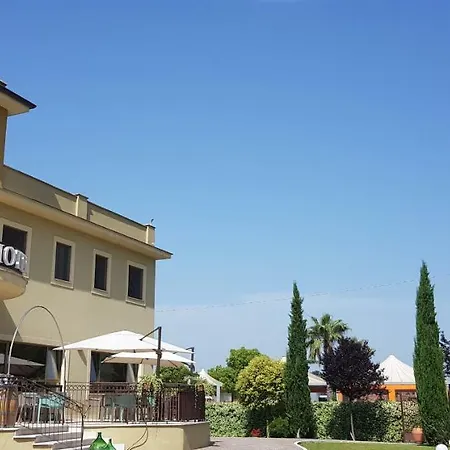 Giga 3* Villa Santa Lucia